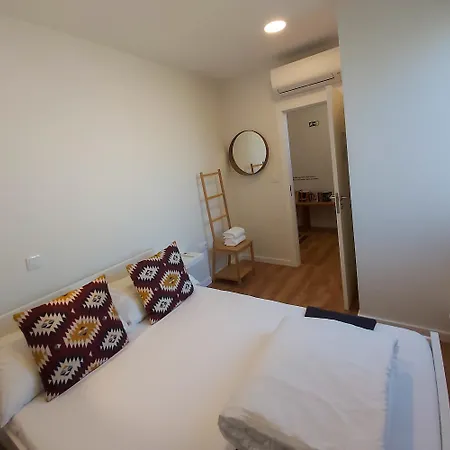 Douro Backpackers אכסניה