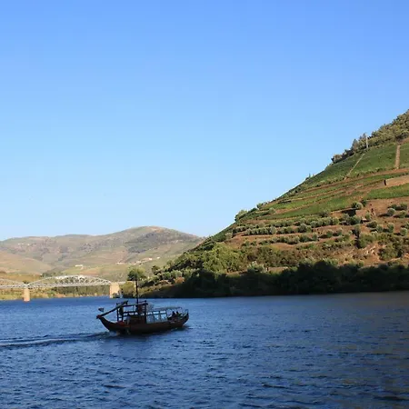 Douro Backpackers אכסניה *